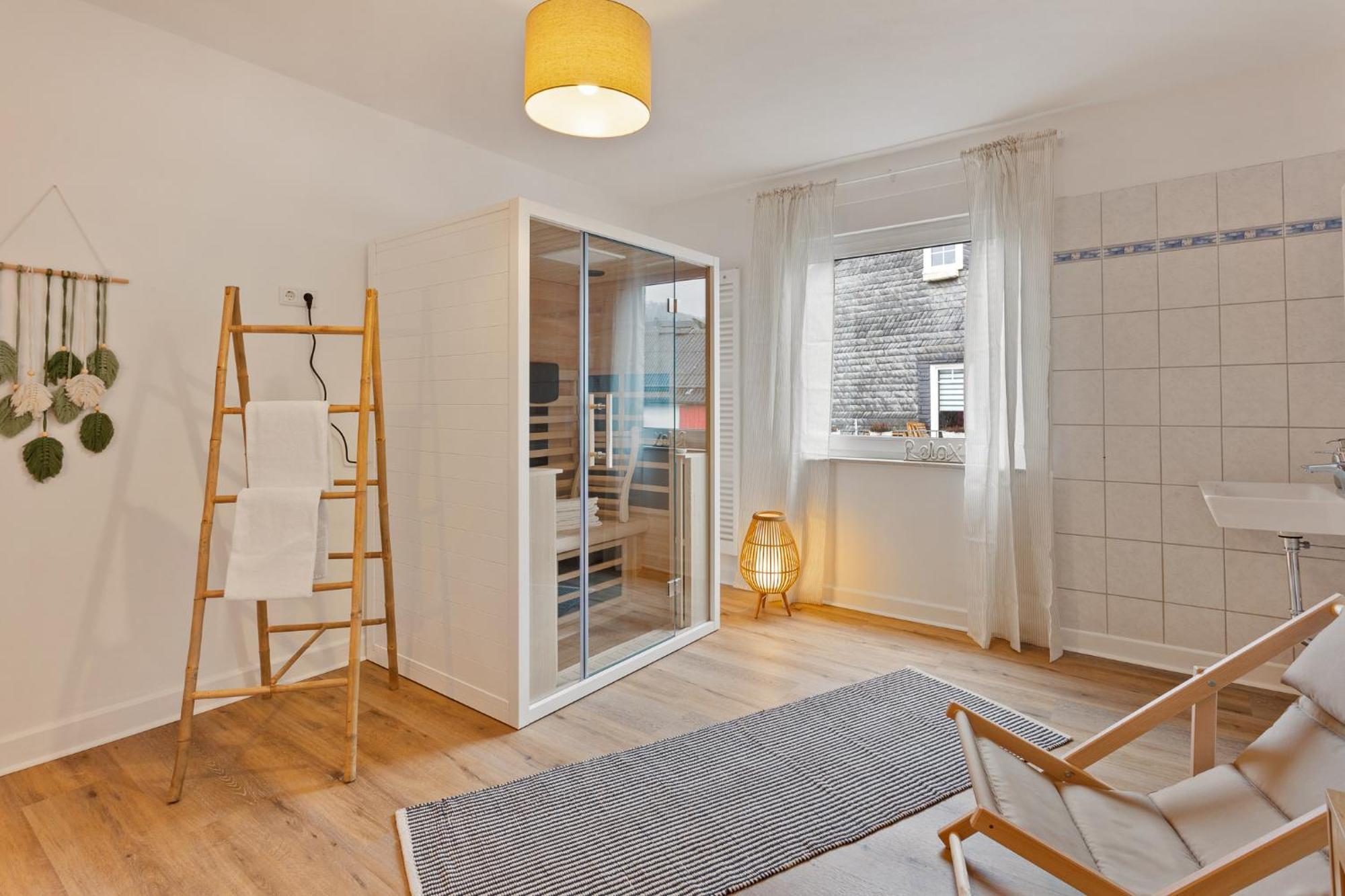 Gipfelstuermer Winterberg-Niedersfeld Mit Infrarotsauna, Yoga, Netflix, Wlan Exterior foto